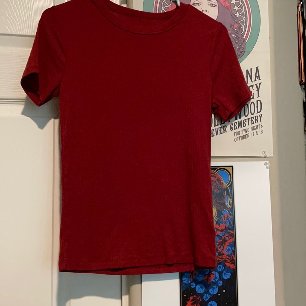 Red ribbed tee shirt